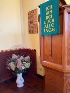 Quelle: Elna Blänsdorf Blumenstrauß in der Kirche